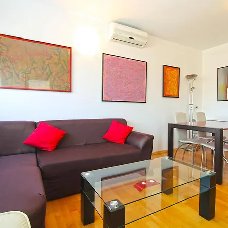 Suzana 2384 Apartment